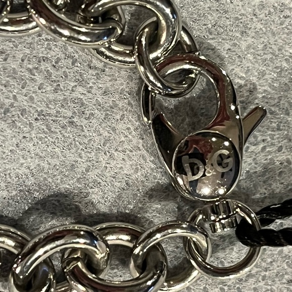 SPECIAL 🥂🎉🎊
SPECIAL NEW in BOX Dolce & Gabbana Bracelet sandals - Picture 6 of 10